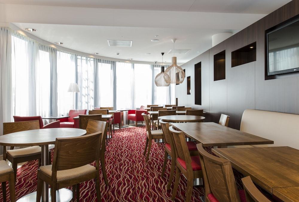 Hampton By Hilton Amsterdam Airport Schiphol Hotel Hoofddorp Exterior foto