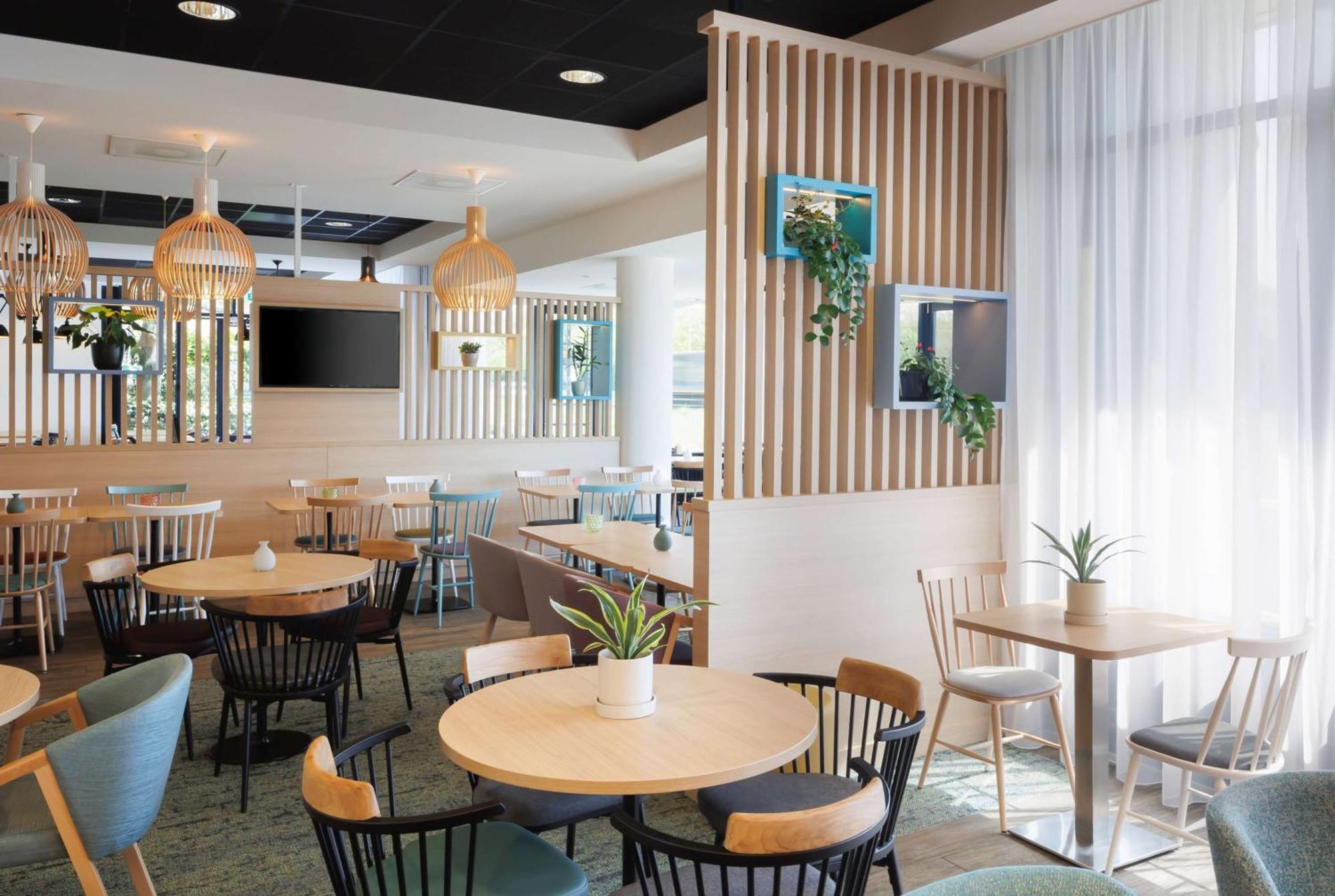 Hampton By Hilton Amsterdam Airport Schiphol Hotel Hoofddorp Exterior foto